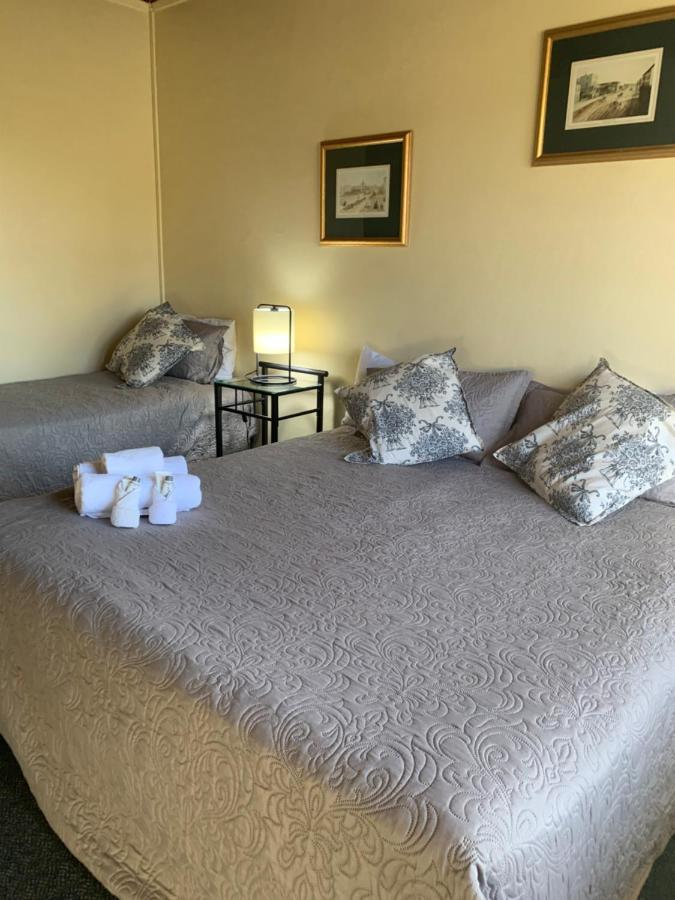 Temora Motel Buitenkant foto